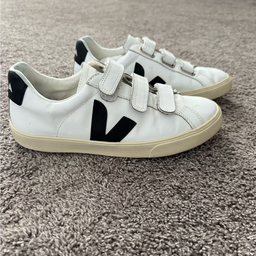 Veja  Recife women’s White and Black Velcro Sneakers
